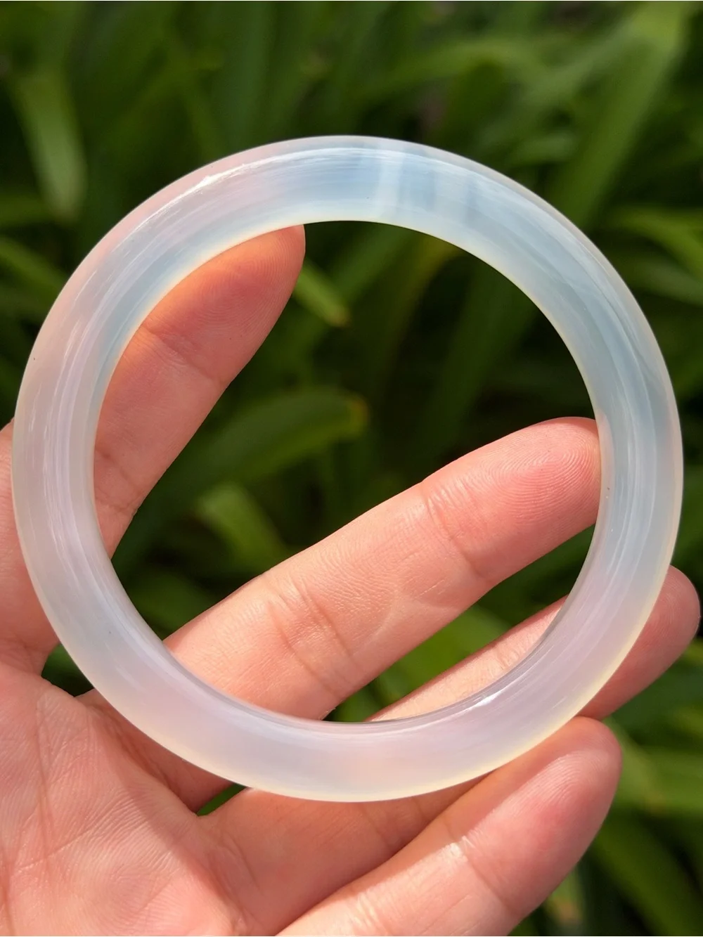 61.5mm inner diameter white agate bangle 1747